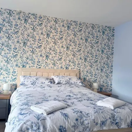 Hotel Old Red House 3*